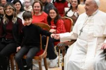 Papa: o peregrino deve ter uma meta, a vida nova em Cristo