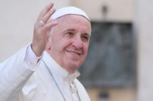 Autobiografia do Papa: humildade, senso de humor, Infância e família