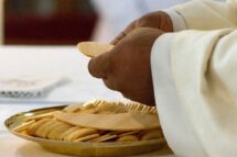 Índia. Doze novos sacerdotes: um sinal de esperança para Manipur