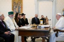 O Papa: rejeitar a lógica da violência e colaborar para o bem comum