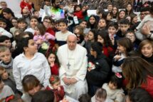 Vaticano: o apoio de Francisco com benefício mensal às famílias numerosas