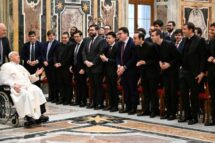 Papa a seminaristas: semear esperança em comunidade, abraçados à cruz