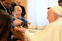 Papa: fazer o bem a todos, começando pelos mais necessitados