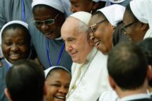 O Papa: a missão das religiosas é servir aos últimos, e não serem servas de alguém