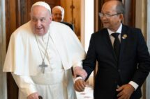 Papa recebe presidente de transição do Haiti