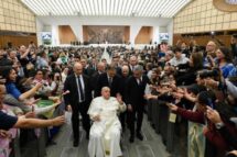 Papa no Jubileu dos Comunicadores: comunicar é divino e requer sabedoria