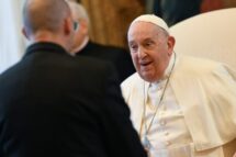 Papa a sacerdotes: o amor por Deus e pela Igreja não podem ser pretexto para a autocelebração