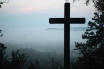 Vivência educacional do Jubileu da Esperança: a Cruz de Cristo