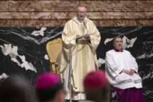 Parolin: contra as “doenças espirituais” da mídia, comunicar sem gritar