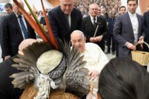 Audiência Geral com o Papa: da orquestra de jovens do México à indígena brasileira