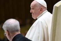 O Papa: Maria não teme os perigos, mas vai ao encontro dos outros