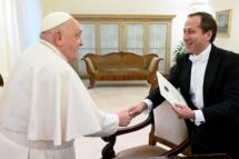 Papa recebe em audiência o novo embaixador do Cazaquistão junto à Santa Sé