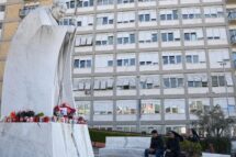 Papa não conduzirá o Angelus. Missa para diáconos será presidida por dom Fisichella