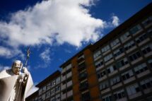 Papa no Gemelli: confirma-se a melhora das condições clínicas