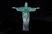 Santuário Cristo Redentor presta homenagem de apoio ao Papa Francisco