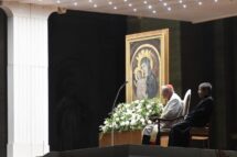Cardeal Roche: invoquemos Maria pela saúde do Papa Francisco