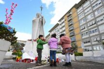 Papa: o físico está fraco, mas nada impede de amar e rezar