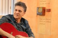 Antonio Cardoso na Canção e a Prece: “Mesmo que eu não queira”