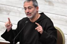 Pasolini: “Batismo é sair de si mesmo, converter-se e permanecer na realidade”