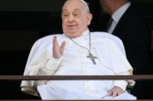 “Obrigado a todos”, as primeiras palavras do Papa ao receber alta