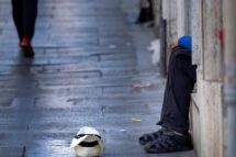 O Papa: testemunhar o amor, chama viva que dá força aos frágeis e necessitados