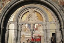 Lourdes: cobertos os mosaicos de duas portas do Santuário Mariano