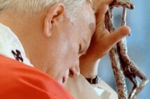 João Paulo II, apóstolo entre a terra e o céu para abrir as portas a Cristo