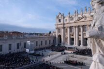O Papa: Jesus desce ao inferno de hoje das guerras e da dor dos inocentes