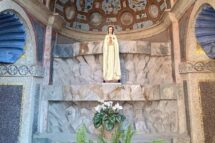 Imagem de Maria Rosa Mística é abençoada no Vaticano