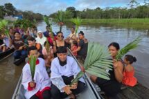 A canoa que virou jumentinho: Domingo de Ramos na Prelazia de Tefé