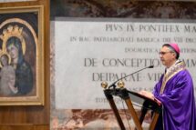 Nappa a funcionários do Vaticano: sejam humanos portadores de alegria