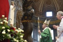 Dom Marini recorda palavras do Papa: com Nossa Senhora, não se fazem cálculos
