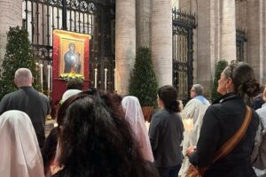 Santa Maria Maior: orações e Rosários pelo Papa Francisco