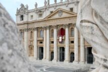 Leão XIV remove os selos e reabre o apartamento papal do Palácio Apostólico