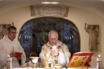 Leão XIV celebra Missa nas Grutas Vaticanas: é preciso saber escutar sem julgar