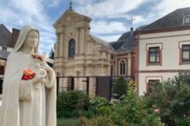 Teresa de Lisieux: o caminho da pequenez contra a autossuficiência do homem moderno