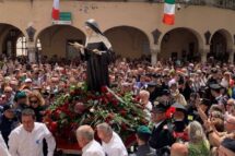 Em Cássia, a festa de Santa Rita com bênção e saudação do Papa Leão XIV