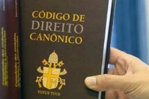 20 anos dos Institutos de Direito Canônico de Londrina e da Universidade Católica Portuguesa