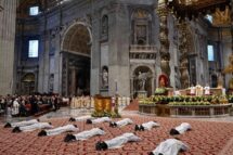 O Papa: a identidade do padre depende da união com Cristo, Sumo e Eterno Sacerdote