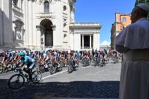 O Papa aos ciclistas do Giro d'Itália: vocês são um exemplo para os jovens