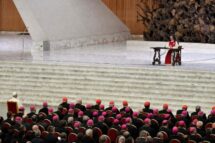 Jubileu da Santa Sé, irmã Riva: a grande beleza da Cruz nos salvará