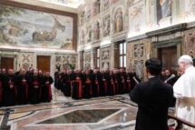 O Papa aos Representantes Pontifícios: sede sempre o olhar de Pedro