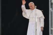 O Papa: continuemos a rezar pela paz em todo o mundo