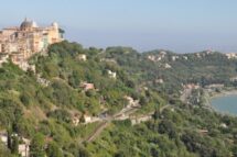 Papa visita Castel Gandolfo poucos dias antes de suas férias de verão