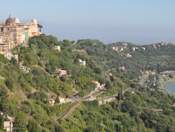 Papa visita Castel Gandolfo poucos dias antes de suas férias de verão