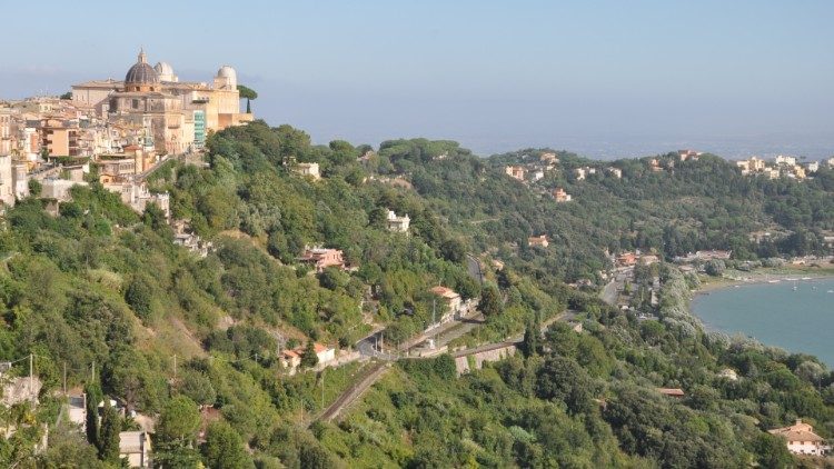 Papa visita Castel Gandolfo poucos dias antes de suas férias de verão
