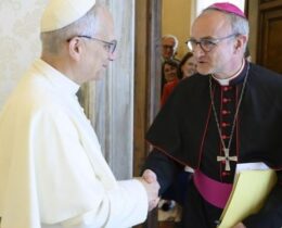 Papa nomeia dom Thibault Verny presidente da Comissão para a Tutela dos Menores