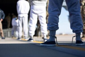 Nos EUA, Bispo de El Paso denuncia: “Migrantes tratados sem dignidade”