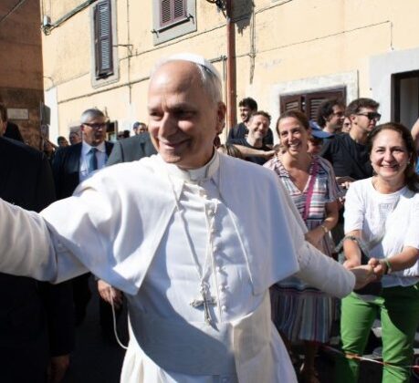Papa Leão XIV inicia período de repouso em Castel Gandolfo