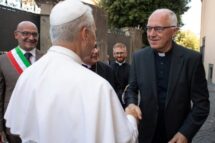 Castel Gandolfo recebe Leão XIV: uma alegria enorme, afirma o pároco local